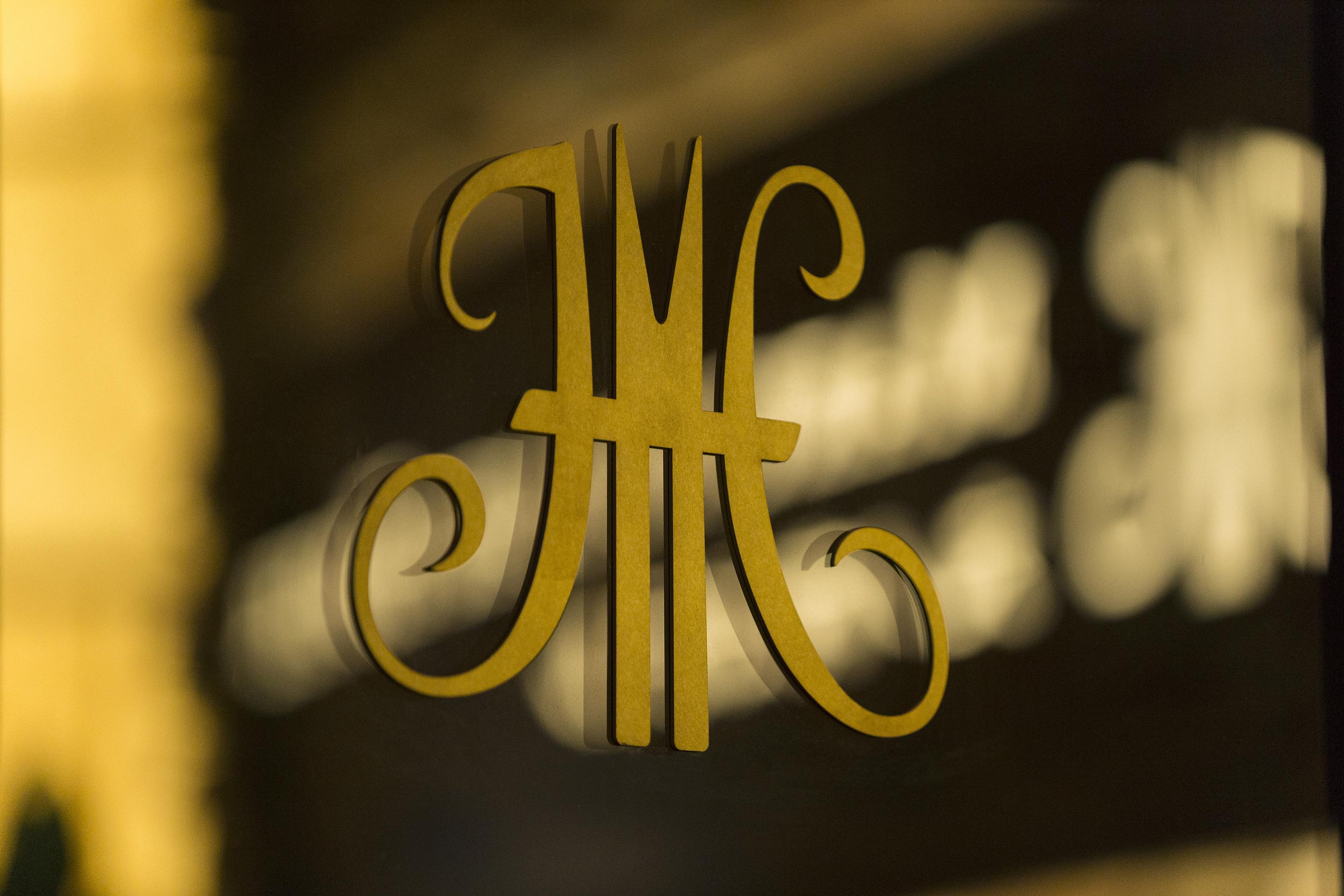 Marunouchi Hotel Prefektura Tokio Exteriér fotografie The logo of the hotel